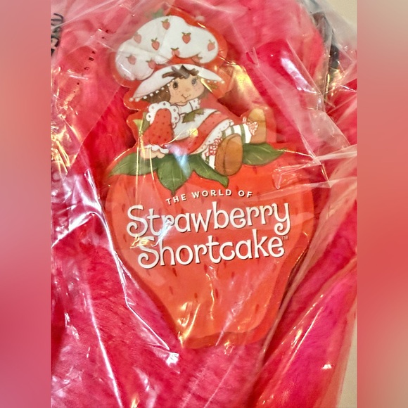 Strawberry Shortcake Fuzzy Pink Shoulder Bag BNWT - Picture 6 of 6
